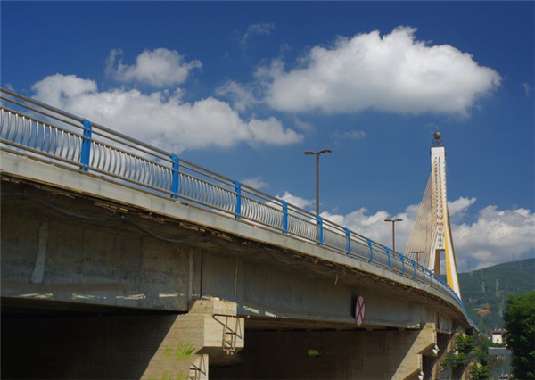 玉溪304不锈钢桥梁护栏：安全、耐用与美观的完美结合